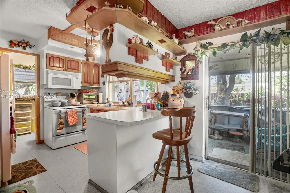 7509 Garfield St Hollywood, FL 33024