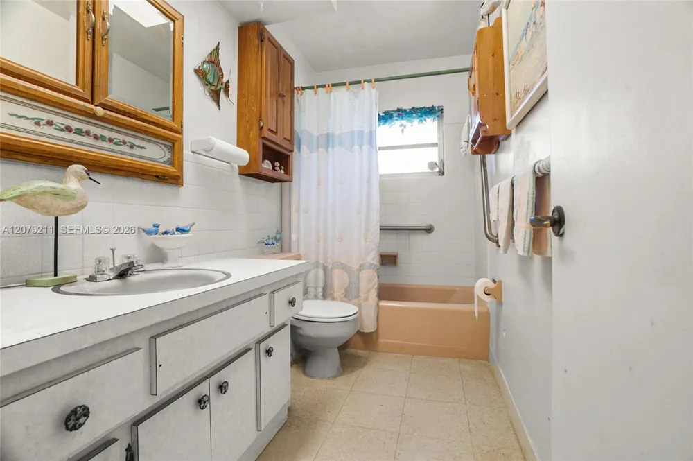 7509 Garfield St Hollywood, FL 33024