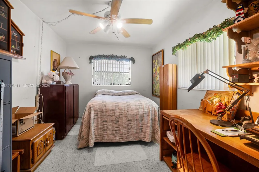 7509 Garfield St Hollywood, FL 33024