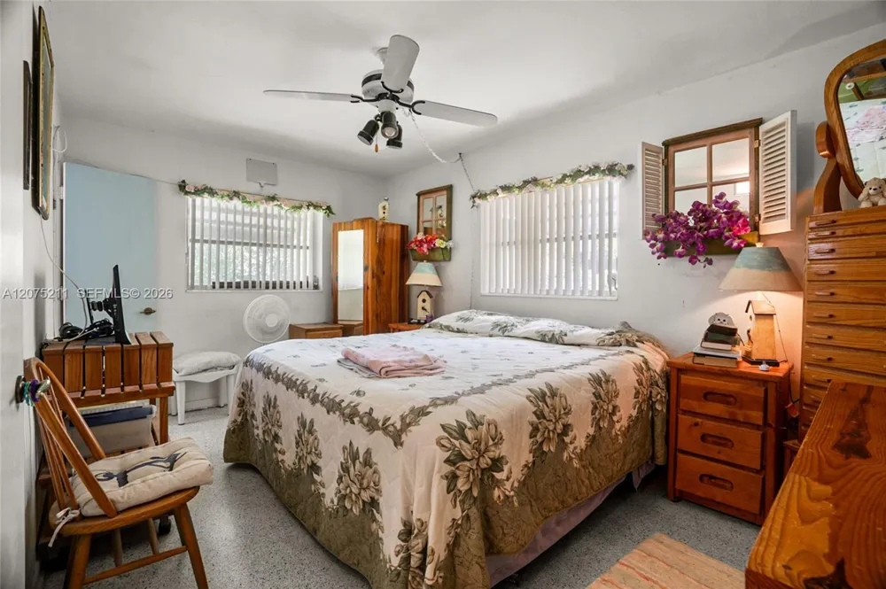 7509 Garfield St Hollywood, FL 33024