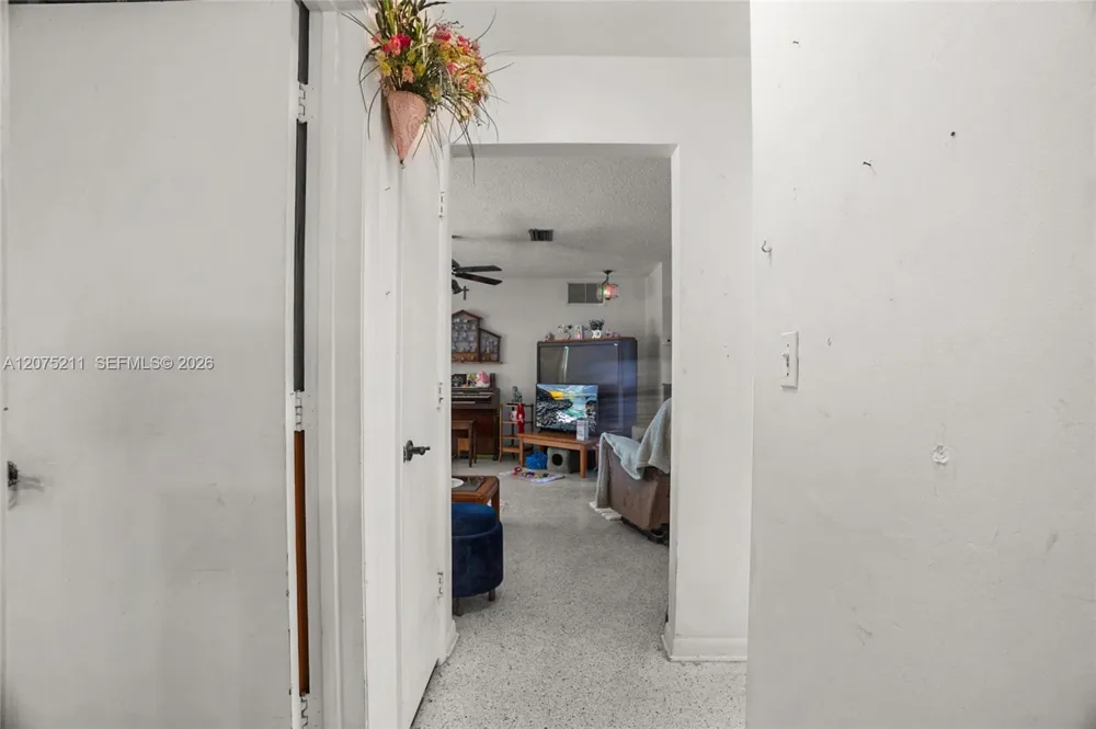 7509 Garfield St Hollywood, FL 33024