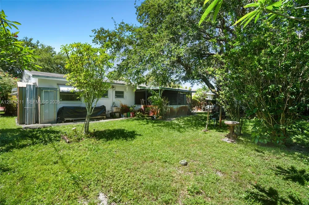 7509 Garfield St Hollywood, FL 33024