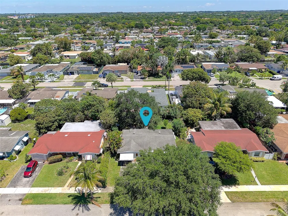 7509 Garfield St Hollywood, FL 33024