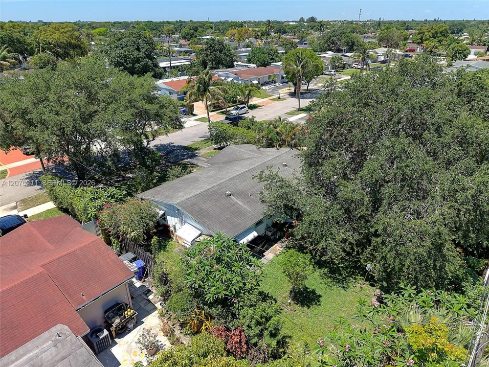 7509 Garfield St Hollywood, FL 33024