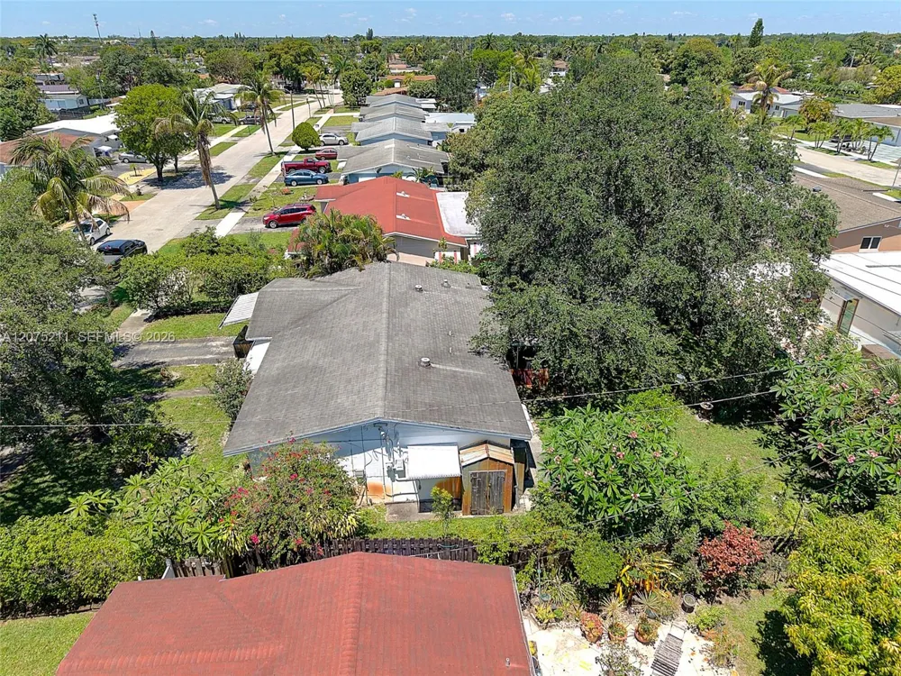 7509 Garfield St Hollywood, FL 33024