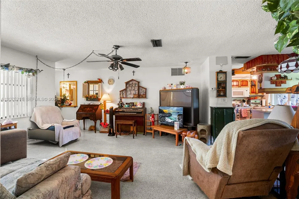 7509 Garfield St Hollywood, FL 33024