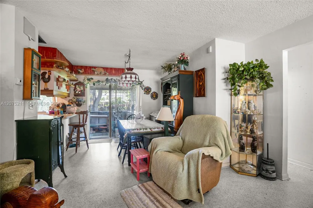 7509 Garfield St Hollywood, FL 33024