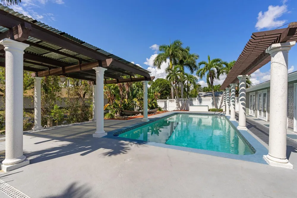 930 SE 10TH COURT Pompano Beach, FL 33060