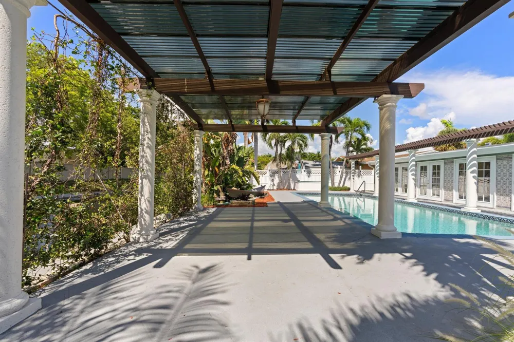 930 SE 10TH COURT Pompano Beach, FL 33060