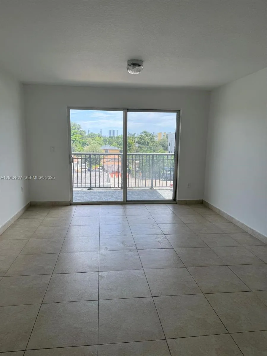 2647 NW 25th ave #411 Miami, FL 33142