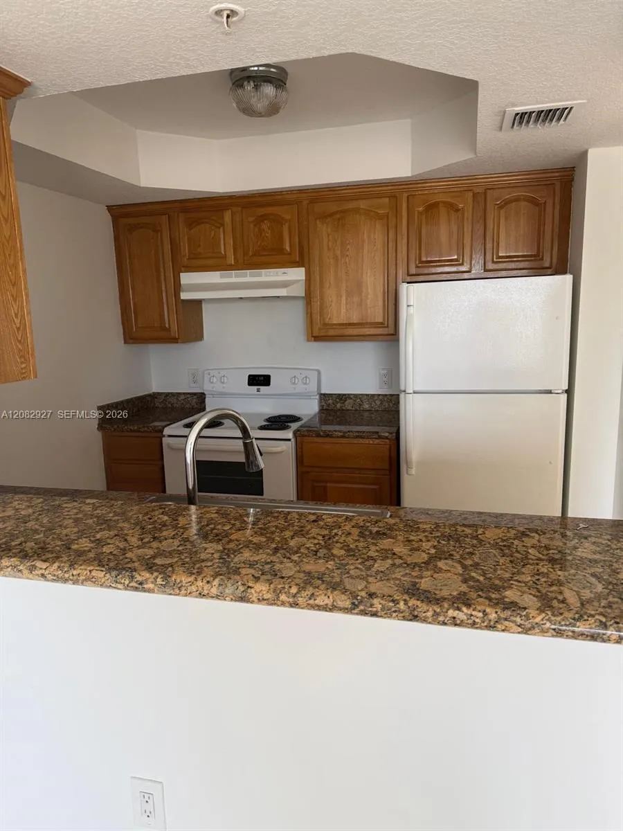 2647 NW 25th ave #411 Miami, FL 33142