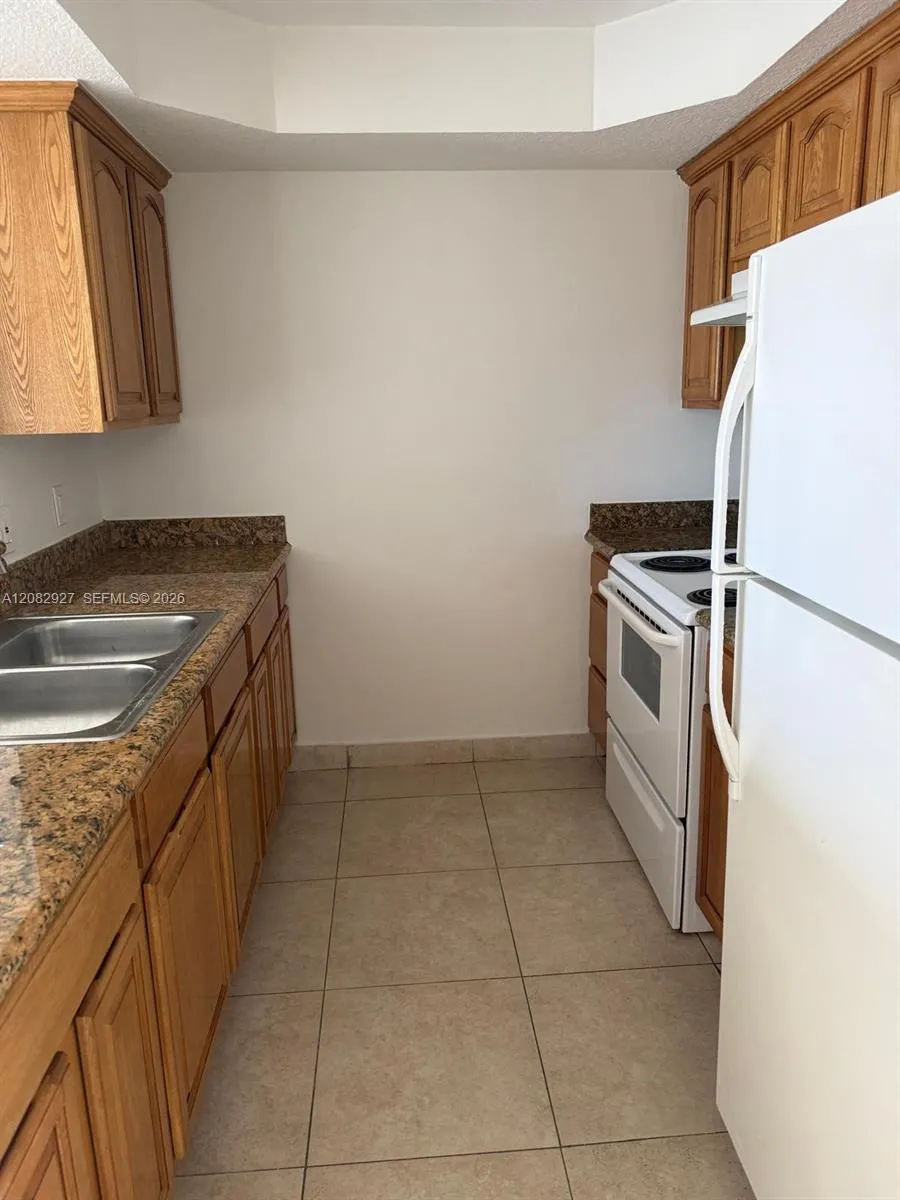 2647 NW 25th ave #411 Miami, FL 33142