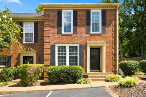 106 Westwood Trce