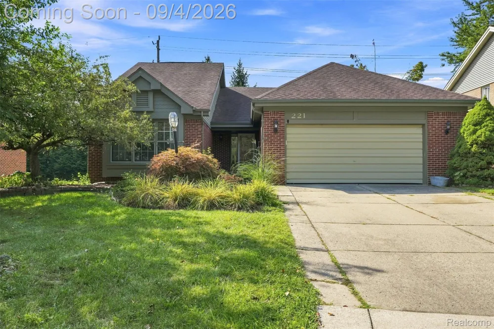 221 Sandalwood Drive Rochester Hills City, MI 48307