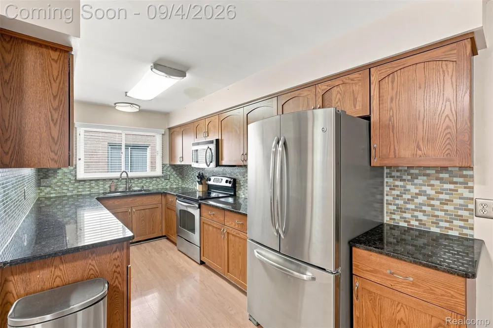 221 Sandalwood Drive Rochester Hills City, MI 48307