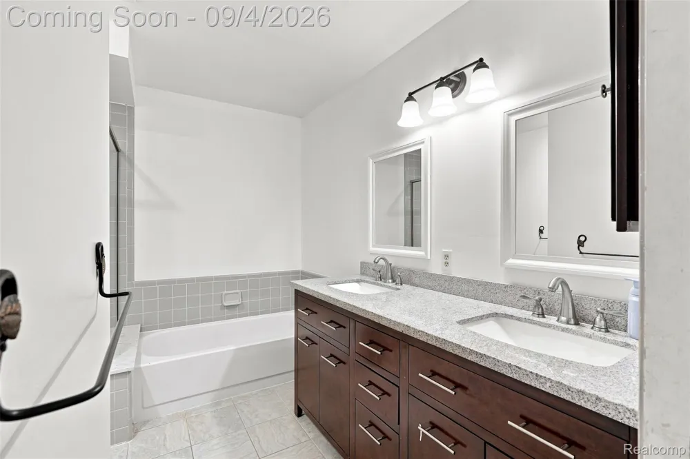 221 Sandalwood Drive Rochester Hills City, MI 48307