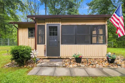 7275 Cottage Lane
