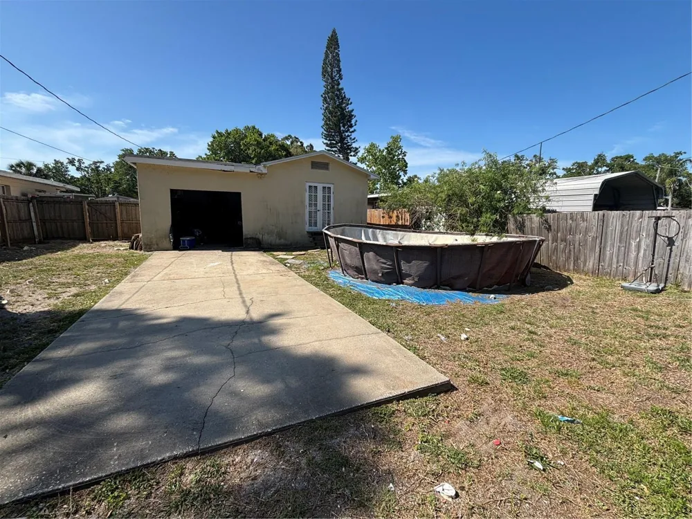 4327 43RD AVENUE St Petersburg, FL 33714