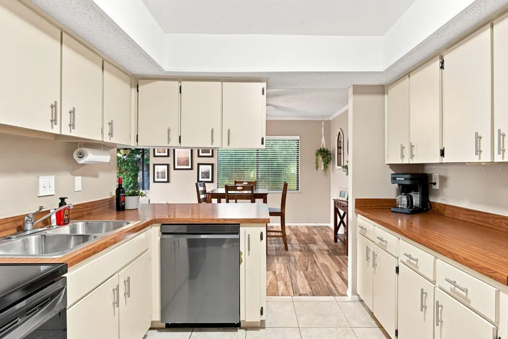 511 MISTLETOE COURT #A Safety Harbor, FL 34695