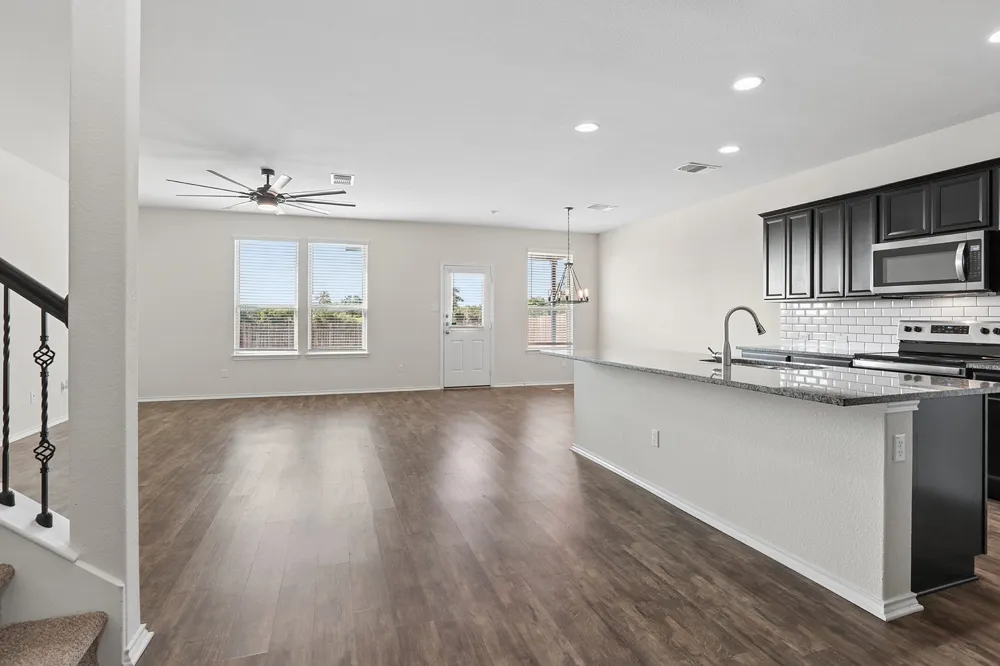 709 Hummingbird Lane Leander, TX 78641
