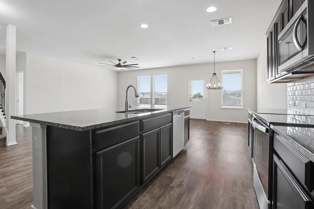 709 Hummingbird Lane Leander, TX 78641