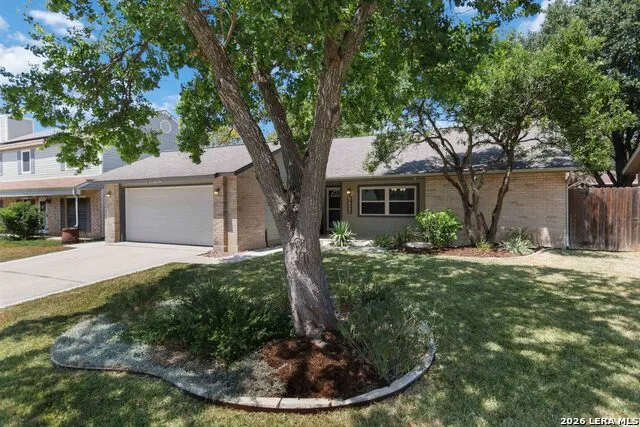 5823 LOST CRK San Antonio, TX 78247