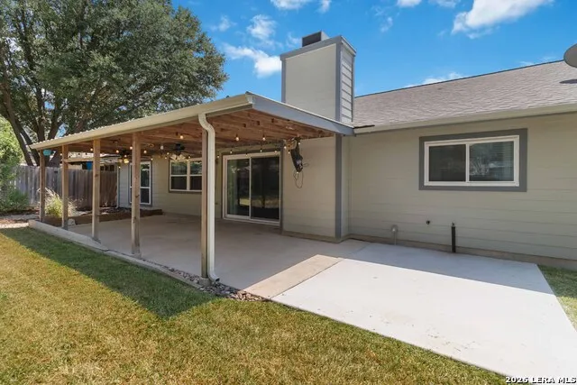 5823 LOST CRK San Antonio, TX 78247