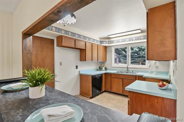 2850 S Hobart Way Denver, CO 80227