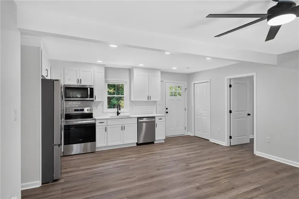 2708 E County Line Road Lithia Springs, GA 30122