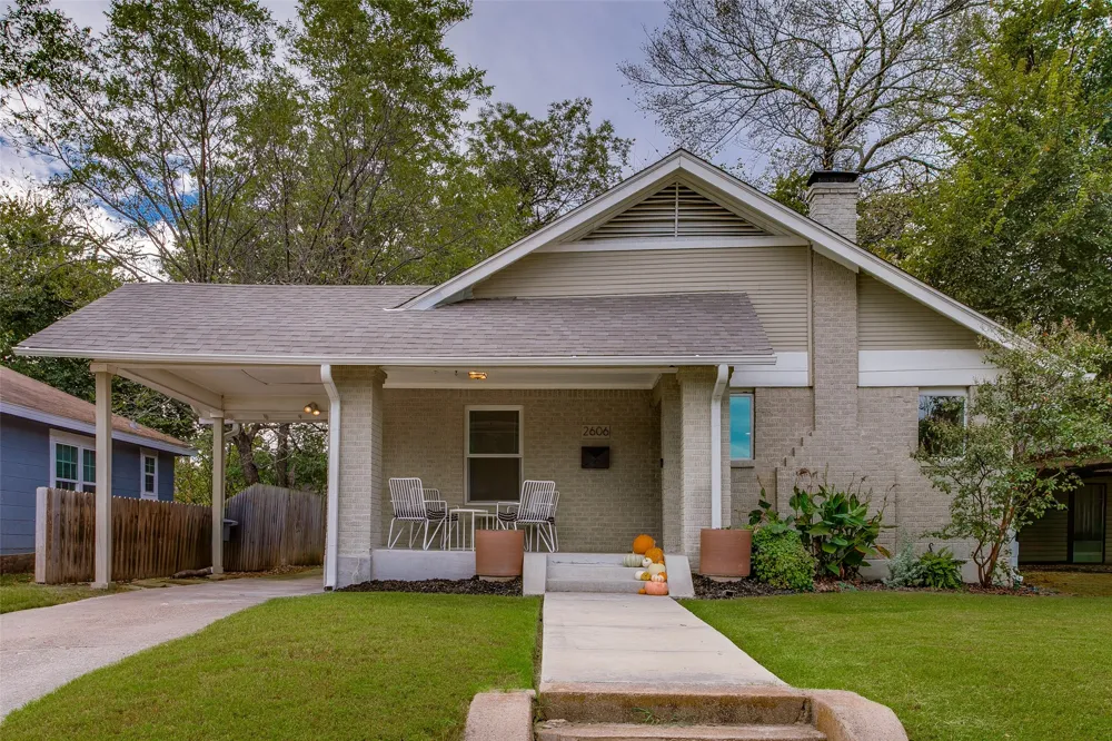 2606 W 12th Street Dallas, TX 75211