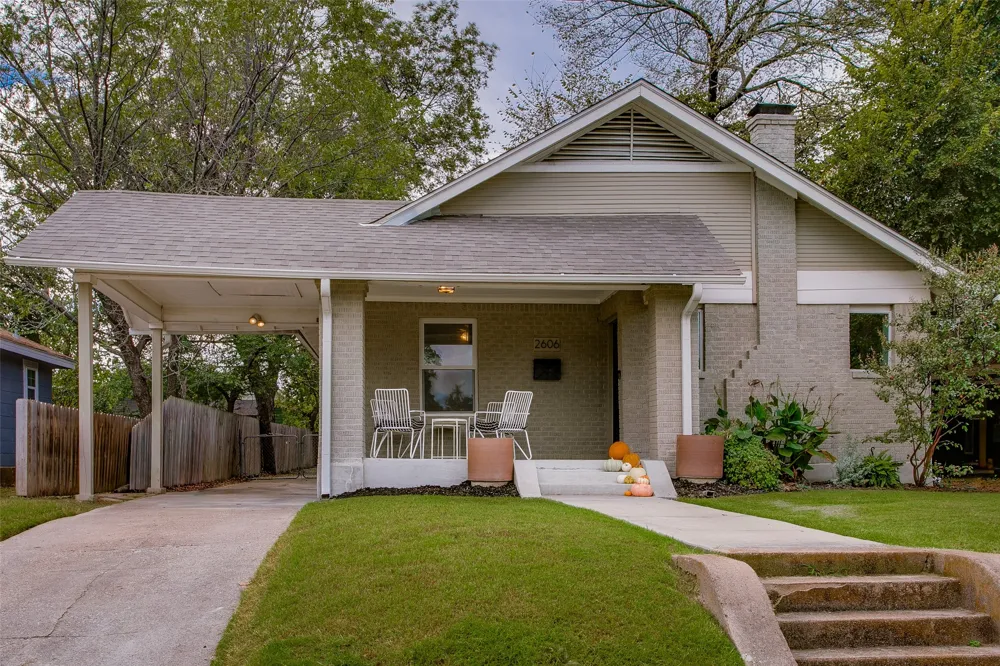 2606 W 12th Street Dallas, TX 75211