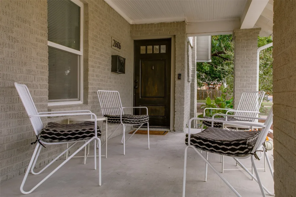 2606 W 12th Street Dallas, TX 75211
