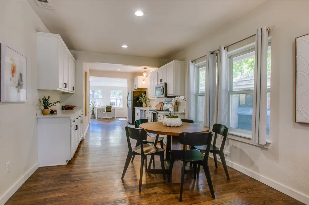 2606 W 12th Street Dallas, TX 75211