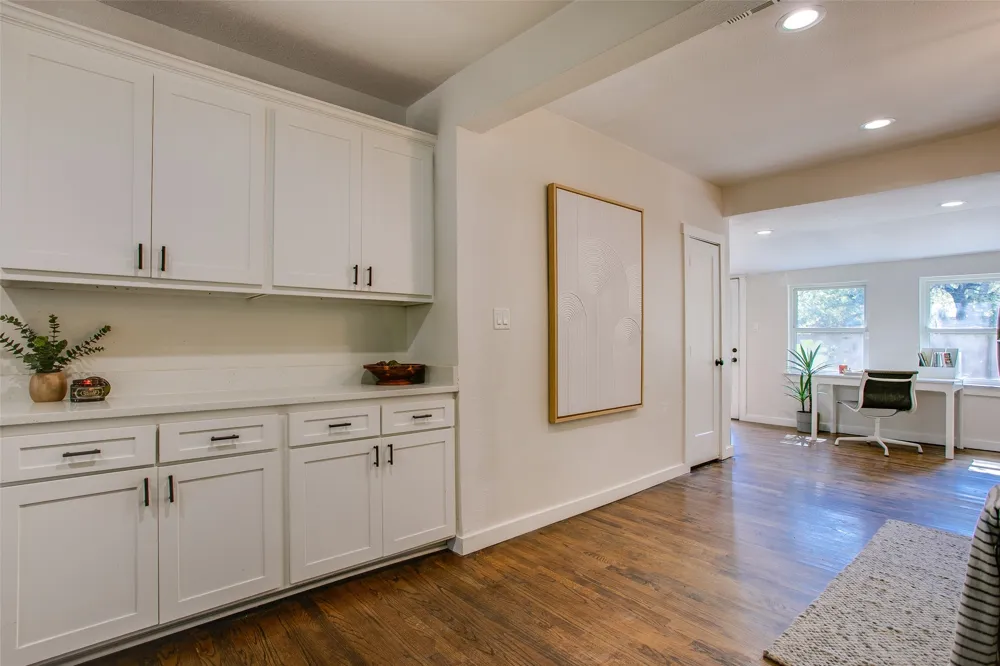 2606 W 12th Street Dallas, TX 75211