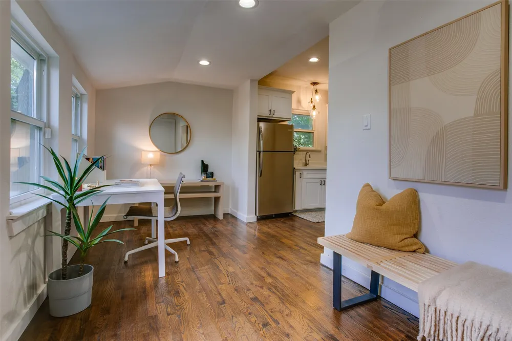 2606 W 12th Street Dallas, TX 75211