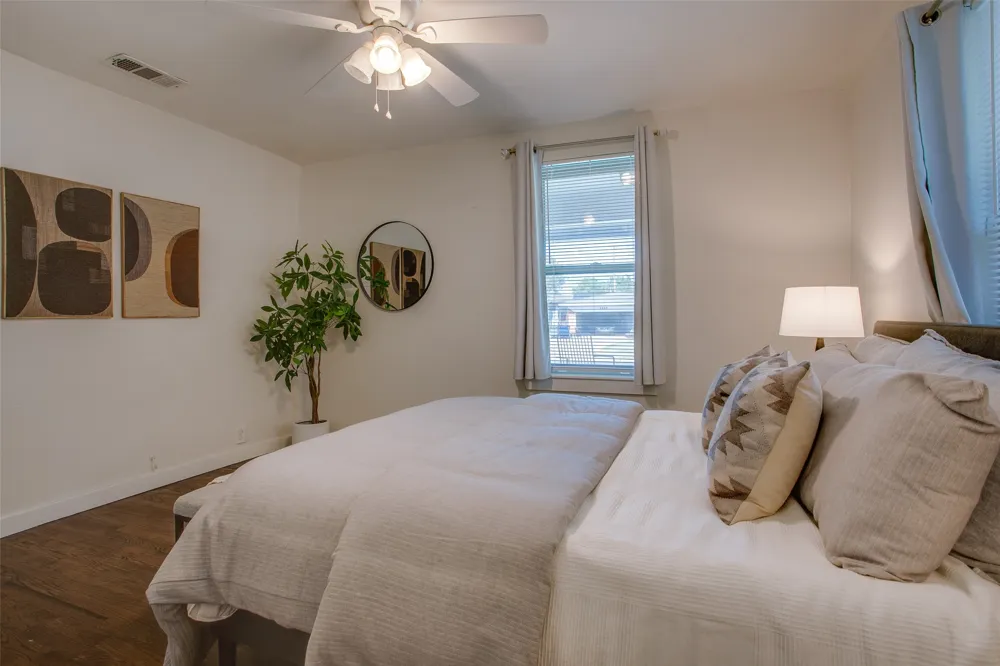 2606 W 12th Street Dallas, TX 75211