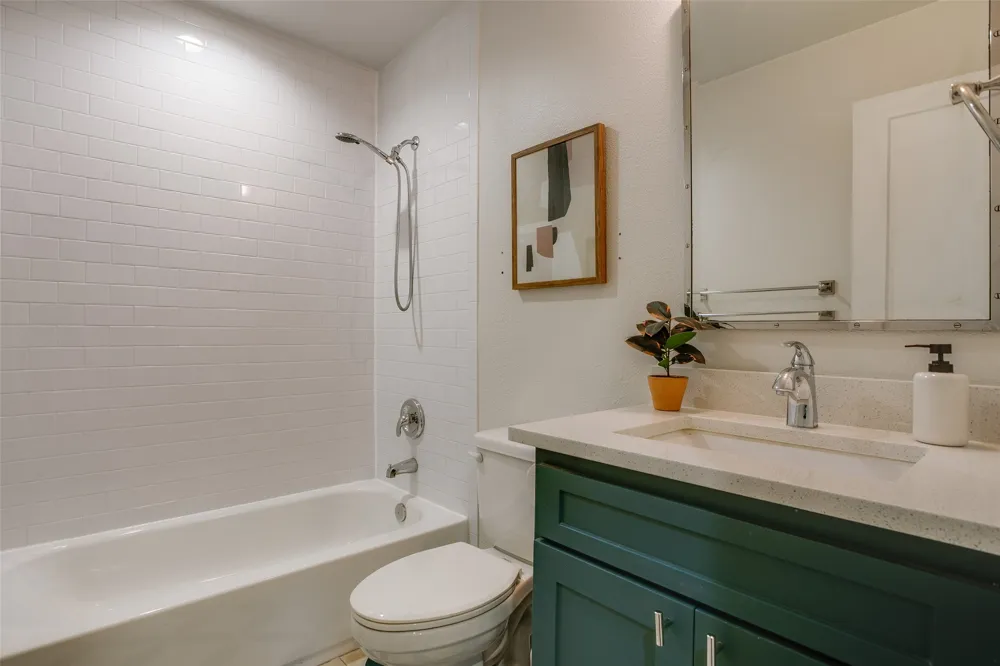 2606 W 12th Street Dallas, TX 75211