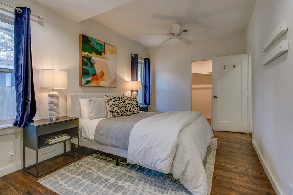 2606 W 12th Street Dallas, TX 75211