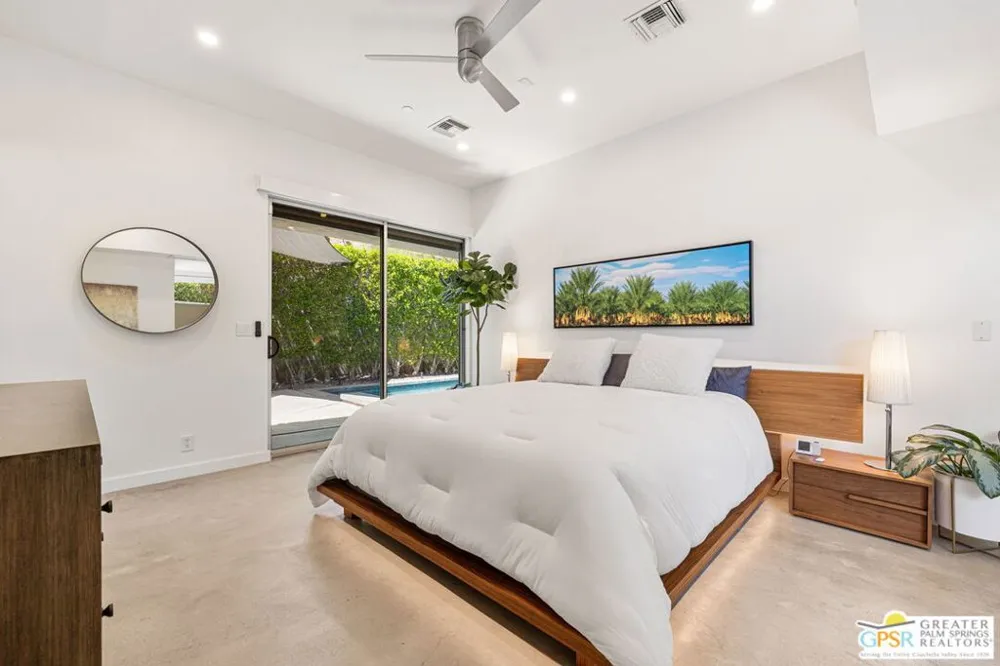 2835 S Palm Canyon Drive Palm Springs, CA 92264