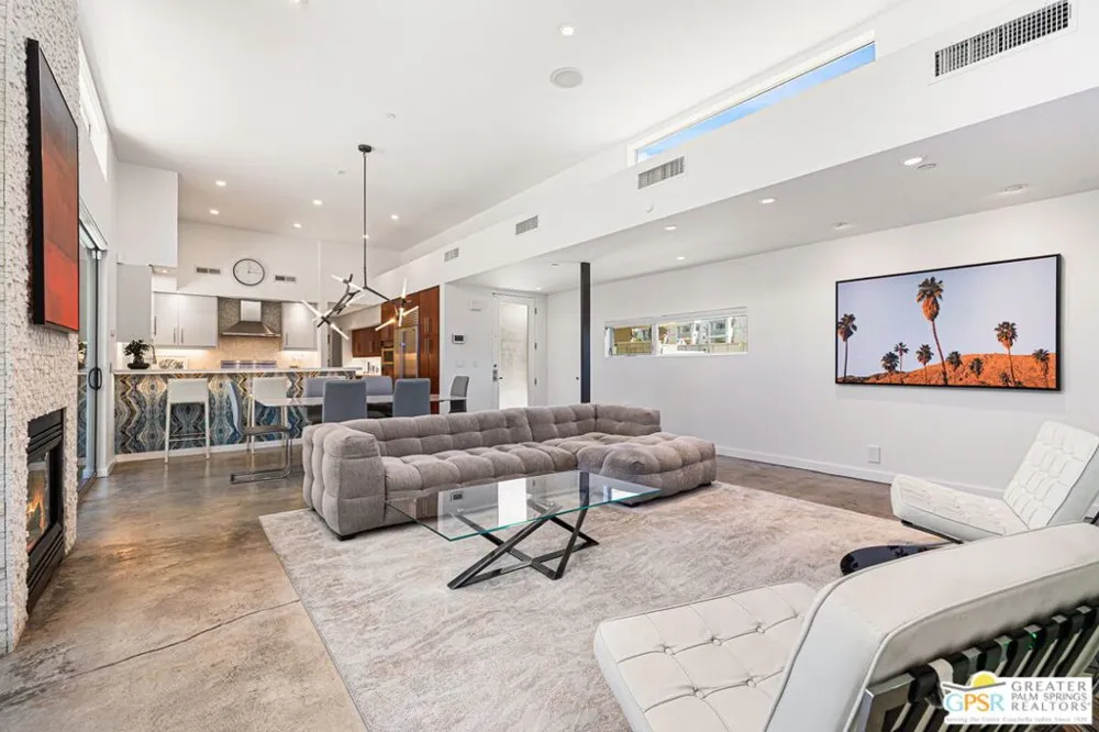 2835 S Palm Canyon Drive Palm Springs, CA 92264