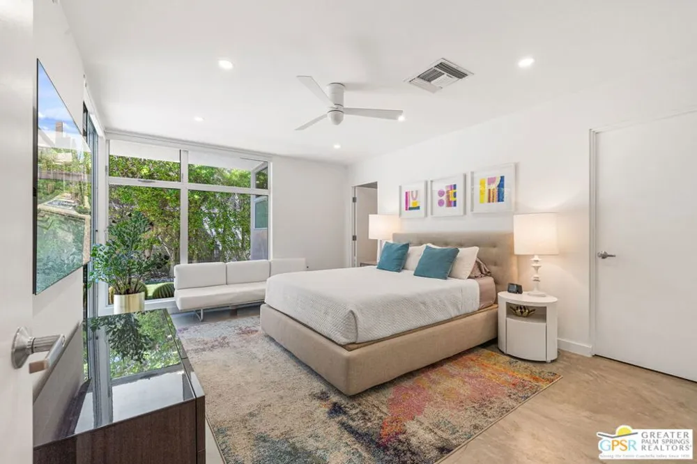 2835 S Palm Canyon Drive Palm Springs, CA 92264