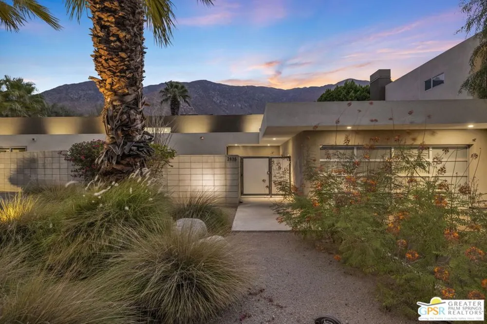 2835 S Palm Canyon Drive Palm Springs, CA 92264