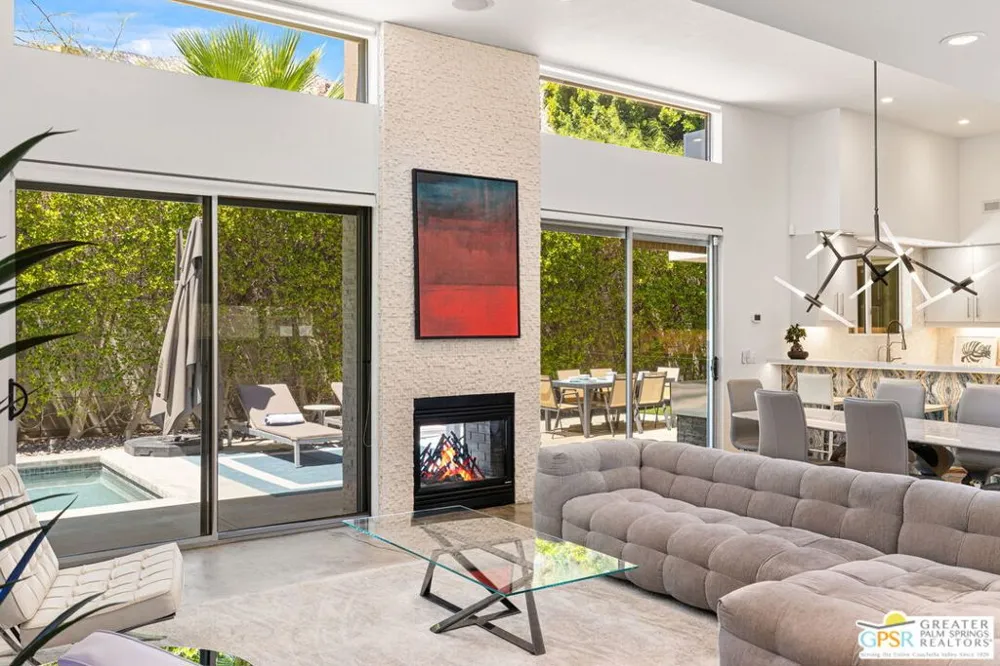 2835 S Palm Canyon Drive Palm Springs, CA 92264