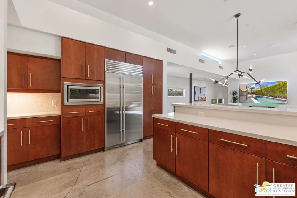 2835 S Palm Canyon Drive Palm Springs, CA 92264
