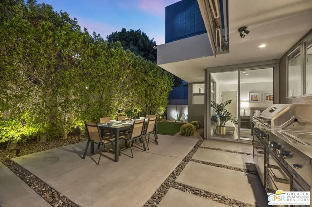 2835 S Palm Canyon Drive Palm Springs, CA 92264