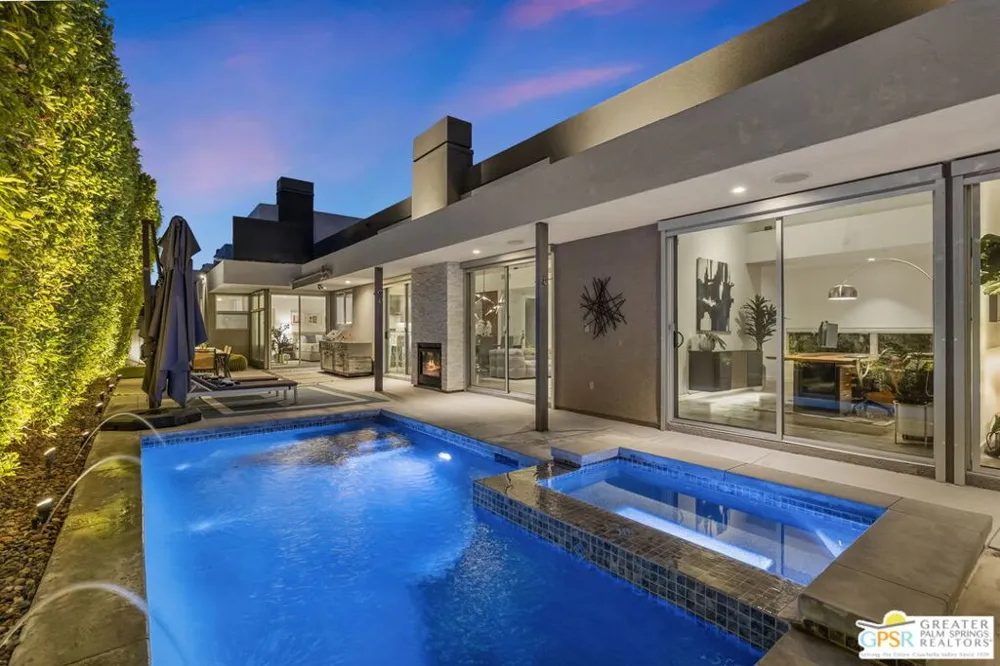 2835 S Palm Canyon Drive Palm Springs, CA 92264