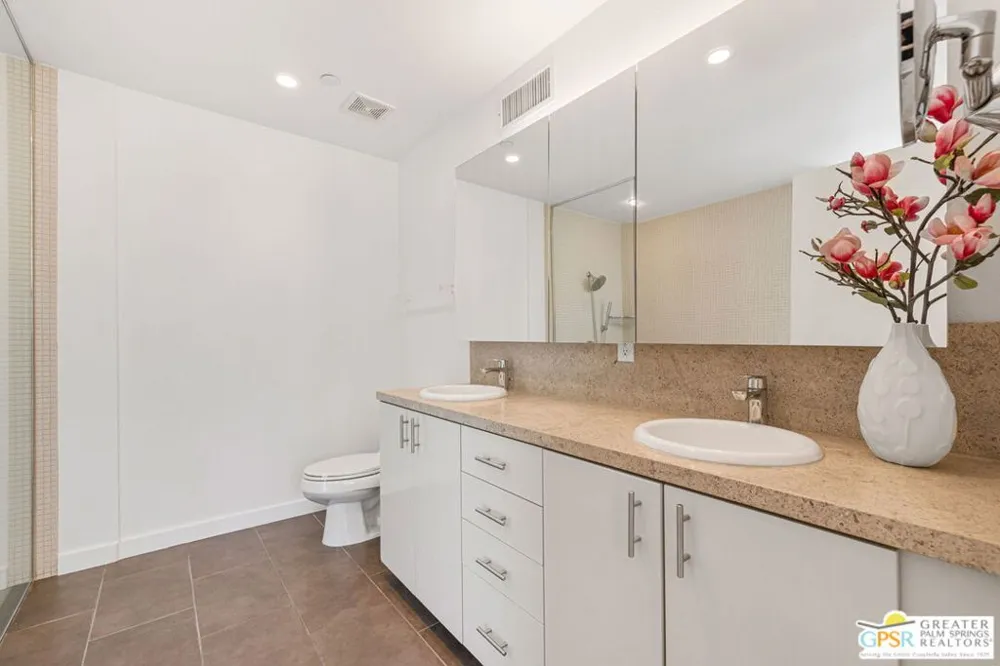 2835 S Palm Canyon Drive Palm Springs, CA 92264