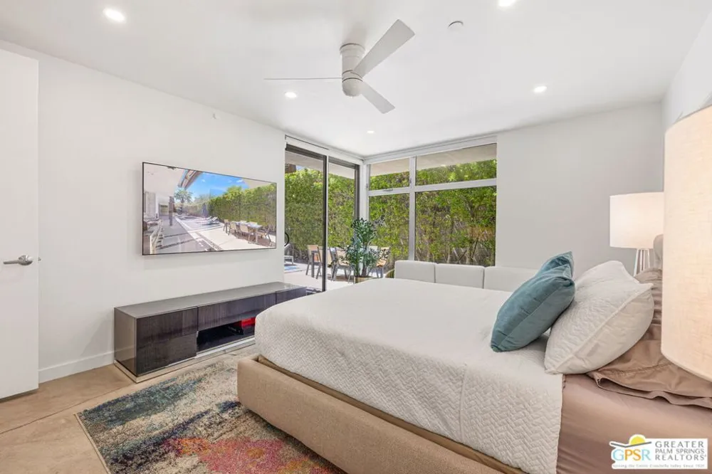 2835 S Palm Canyon Drive Palm Springs, CA 92264