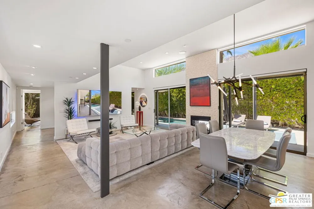 2835 S Palm Canyon Drive Palm Springs, CA 92264