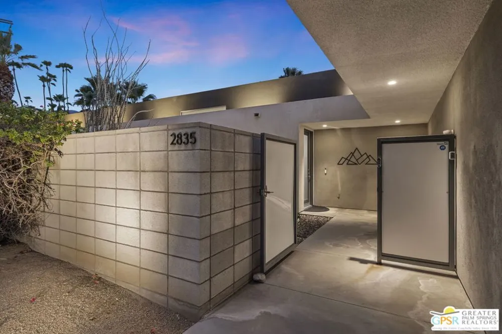 2835 S Palm Canyon Drive Palm Springs, CA 92264
